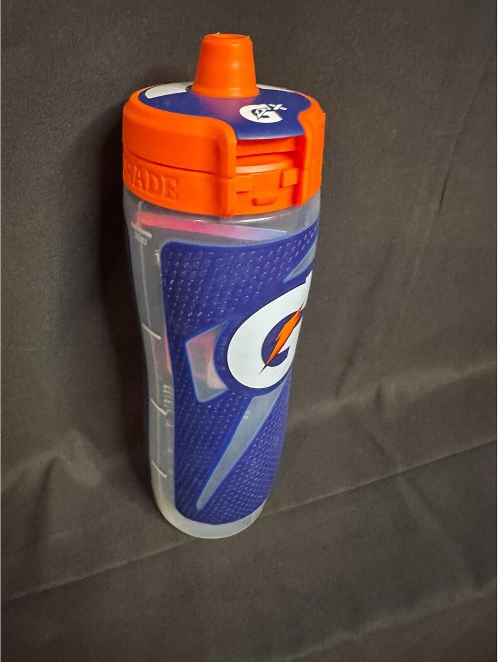 Gatorade Gx Bottle (30oz)- Navy Blue (Missing Clasp)